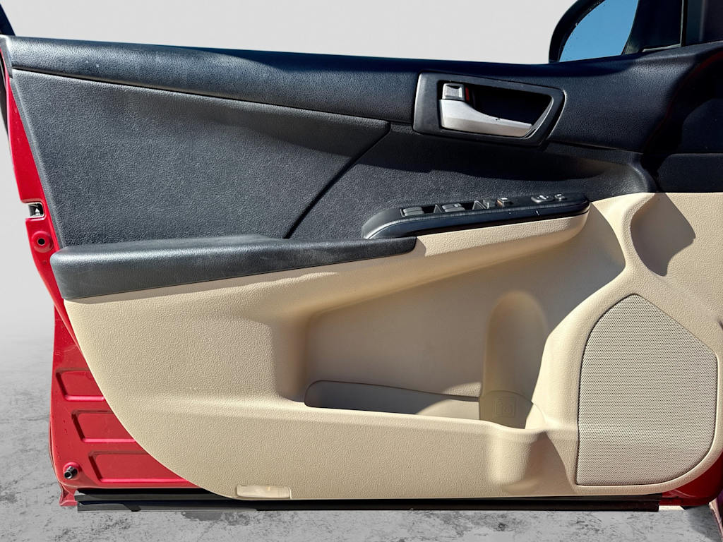 Thumbnail: 2014 Toyota Camry - 33