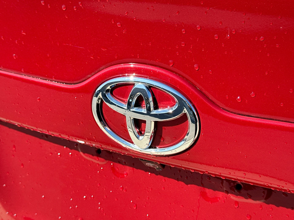 Thumbnail: 2014 Toyota Camry - 6