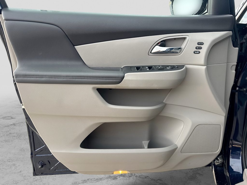 Thumbnail: 2017 Honda Odyssey - 36