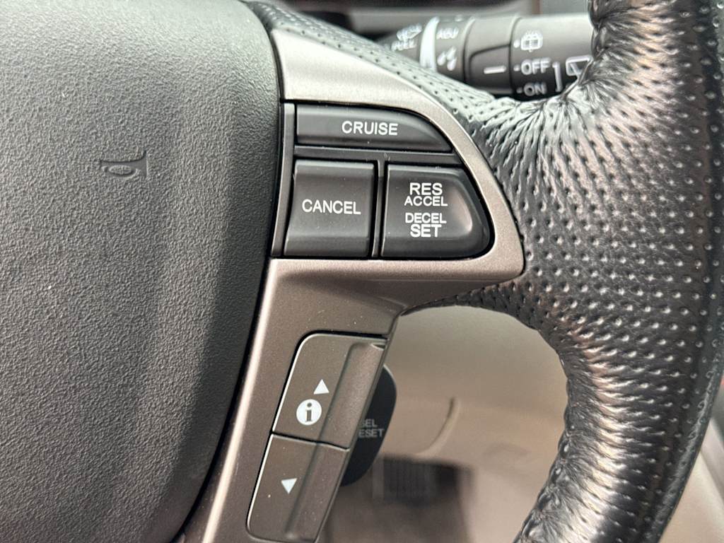 Thumbnail: 2017 Honda Odyssey - 32