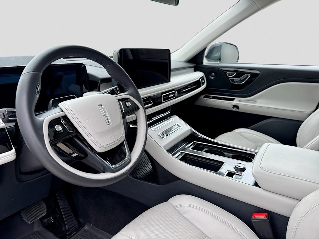 Thumbnail: 2025 Lincoln Aviator - 2