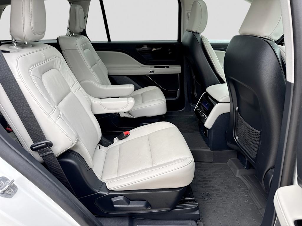 Thumbnail: 2025 Lincoln Aviator - 28