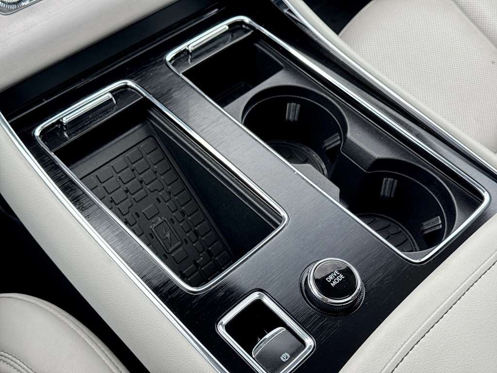 Thumbnail: 2025 Lincoln Aviator - 15