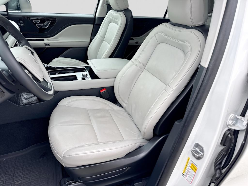 Thumbnail: 2025 Lincoln Aviator - 10