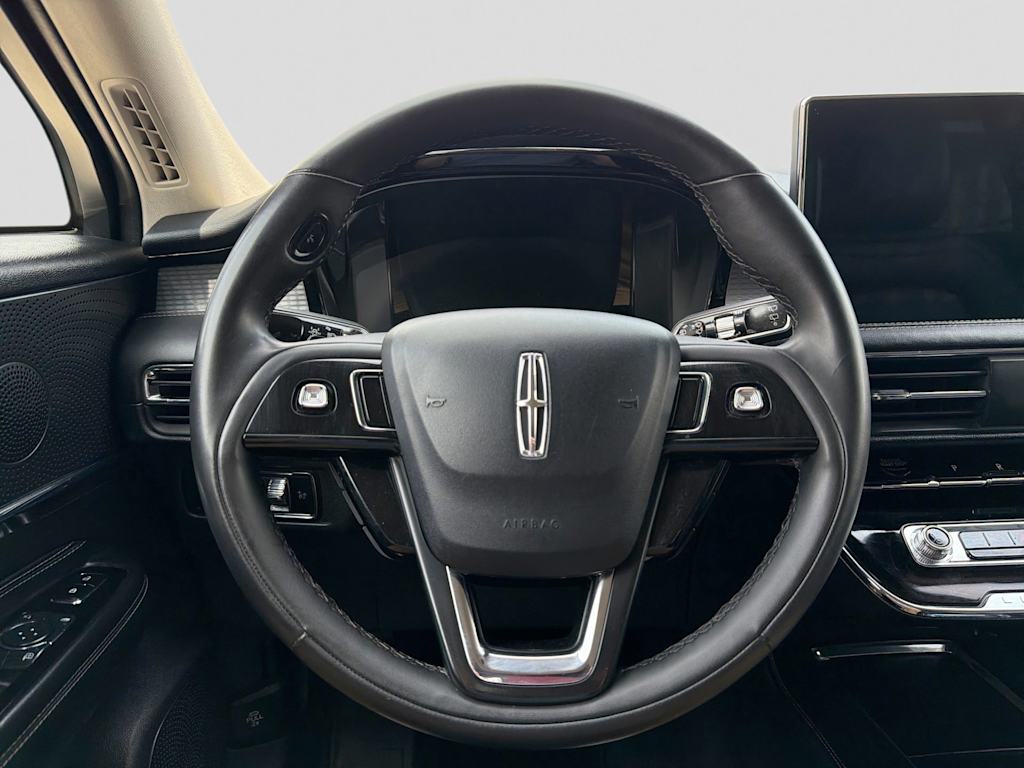 Thumbnail: 2023 Lincoln Corsair - 10