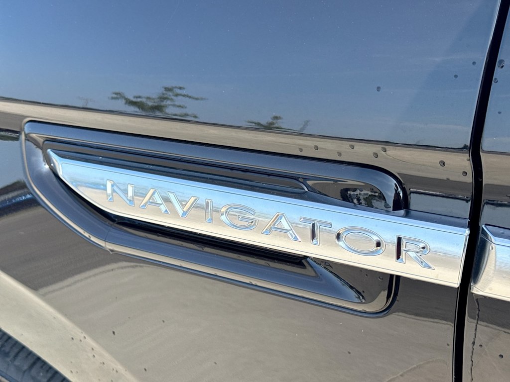 Thumbnail: 2019 Lincoln Navigator - 22