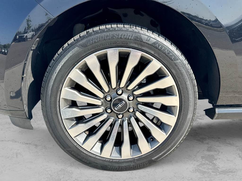 Thumbnail: 2019 Lincoln Navigator - 23