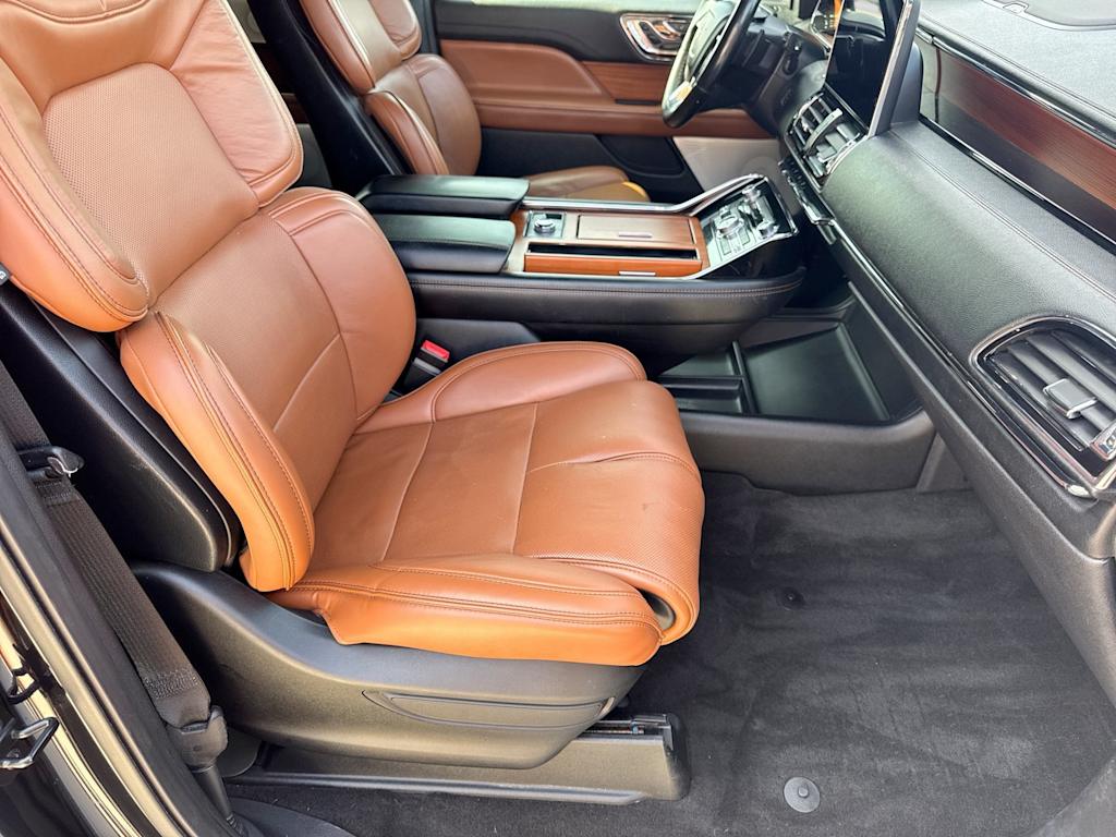 Thumbnail: 2019 Lincoln Navigator - 29