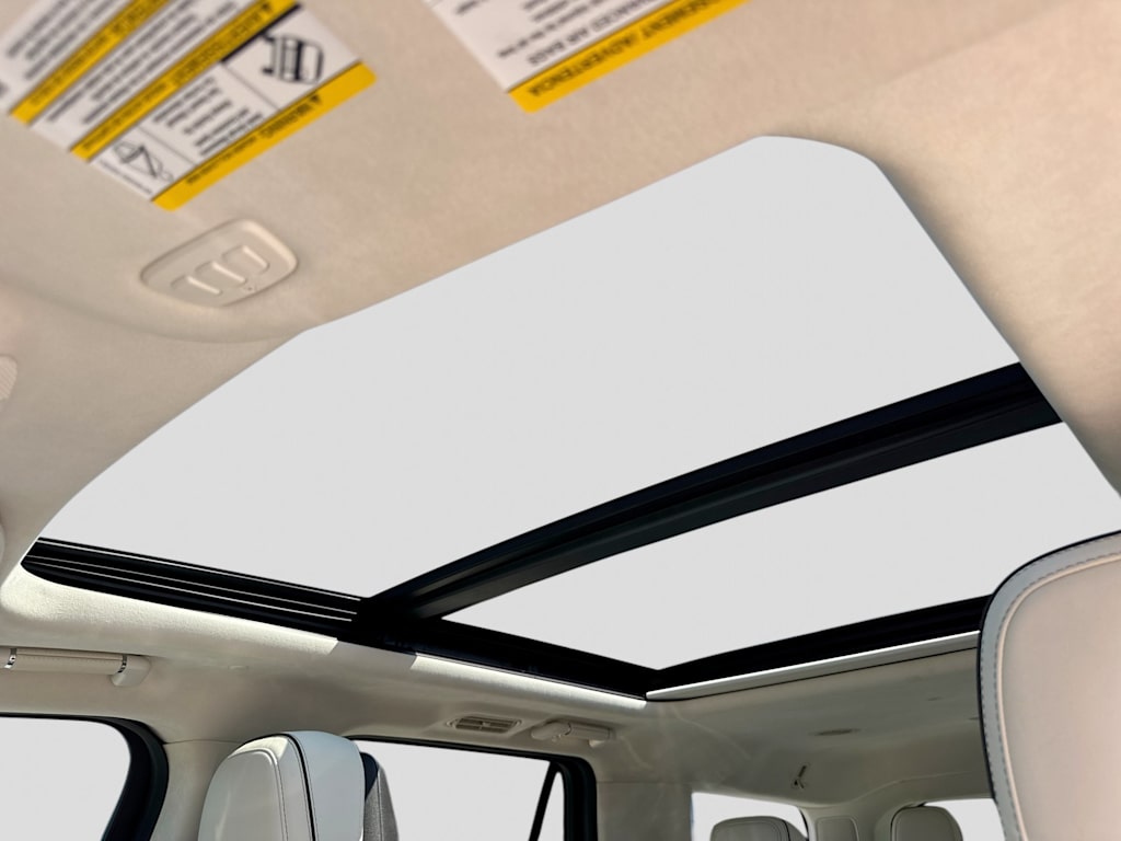 Thumbnail: 2021 Lincoln Navigator - 26