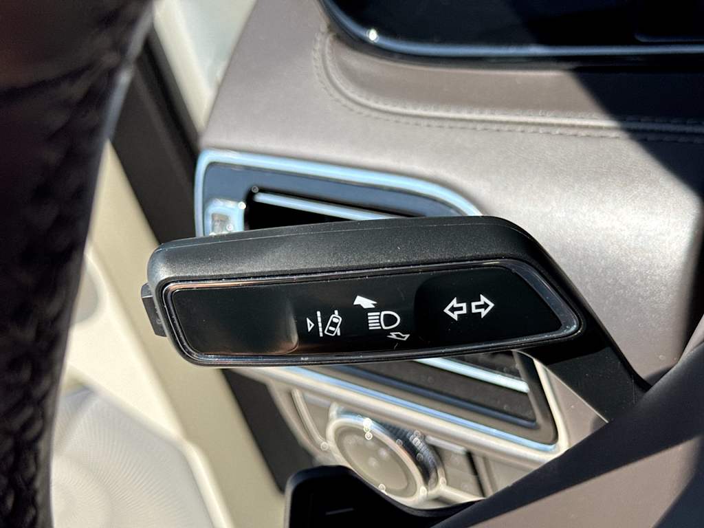 Thumbnail: 2021 Lincoln Navigator - 33