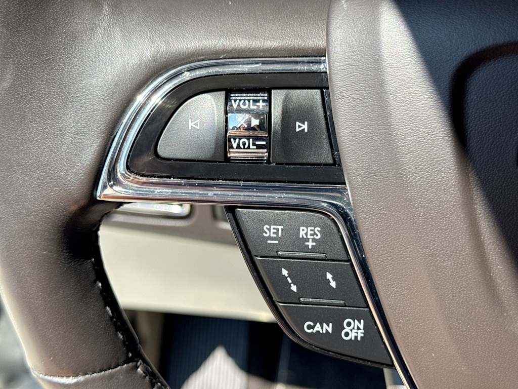 Thumbnail: 2021 Lincoln Navigator - 30