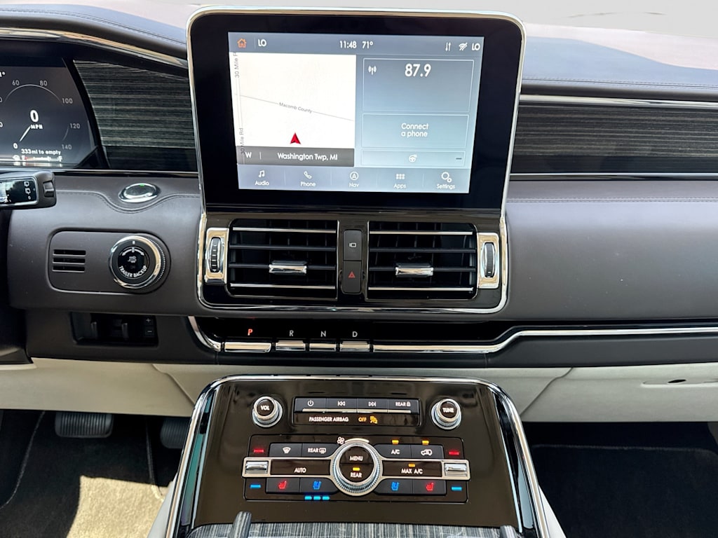 Thumbnail: 2021 Lincoln Navigator - 14