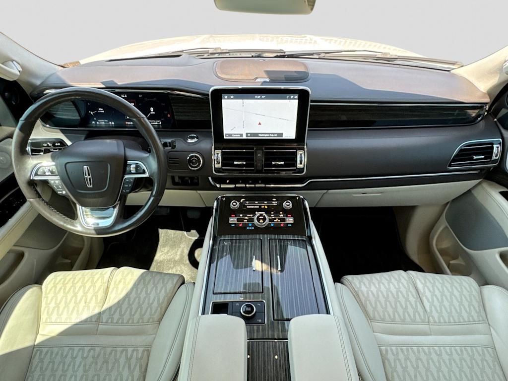 Thumbnail: 2021 Lincoln Navigator - 9