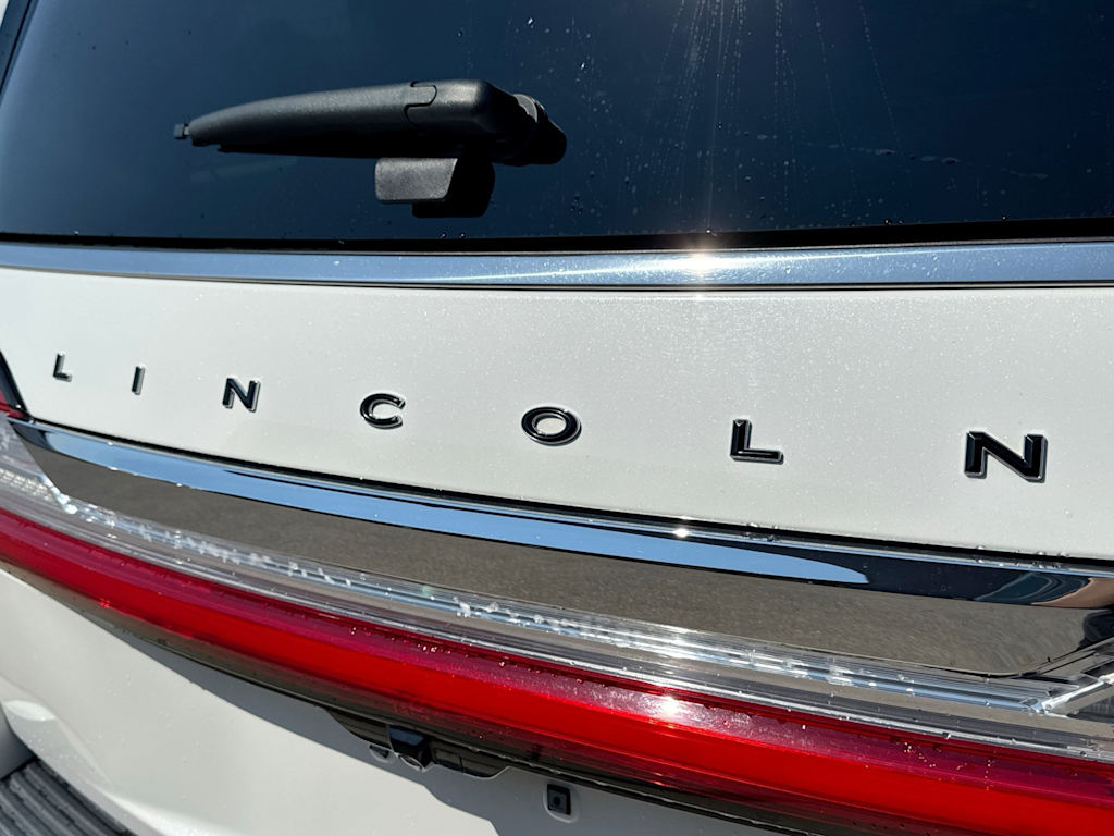 Thumbnail: 2021 Lincoln Navigator - 7