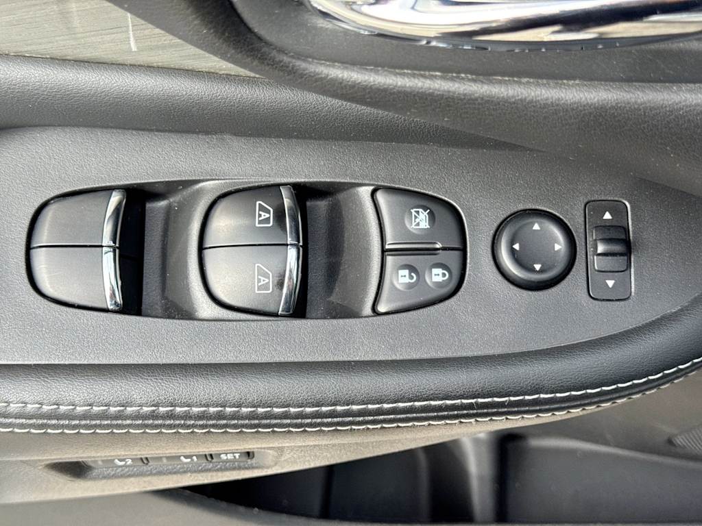 Thumbnail: 2017 Nissan Murano - 25