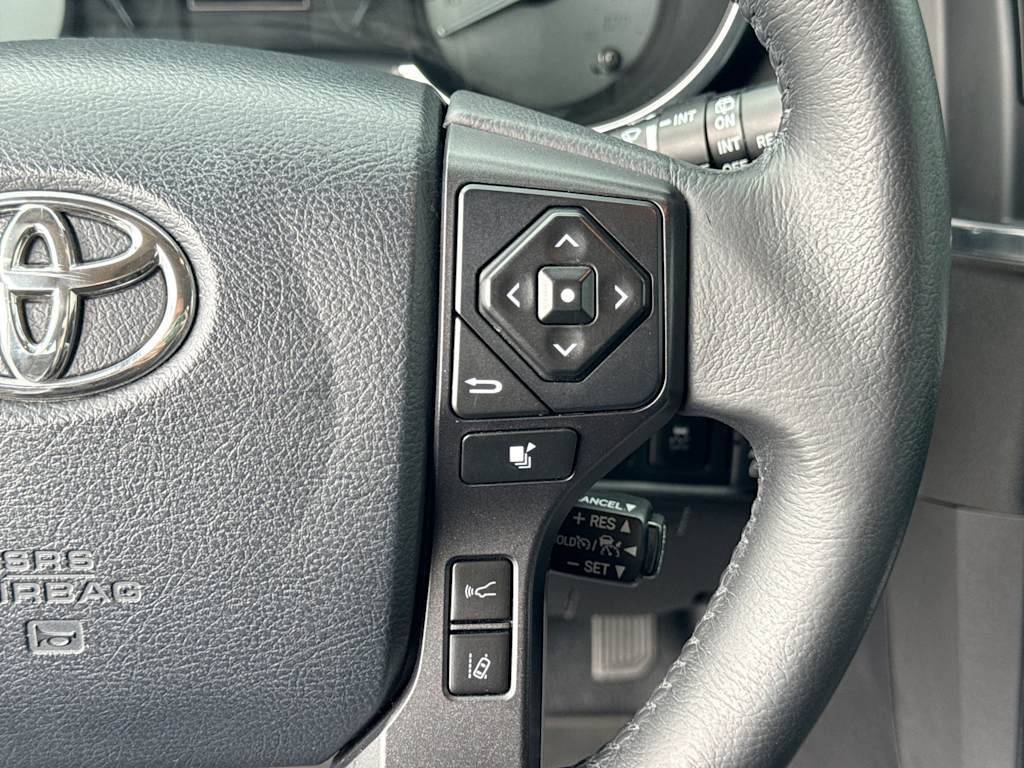 Thumbnail: 2020 Toyota Sequoia - 32