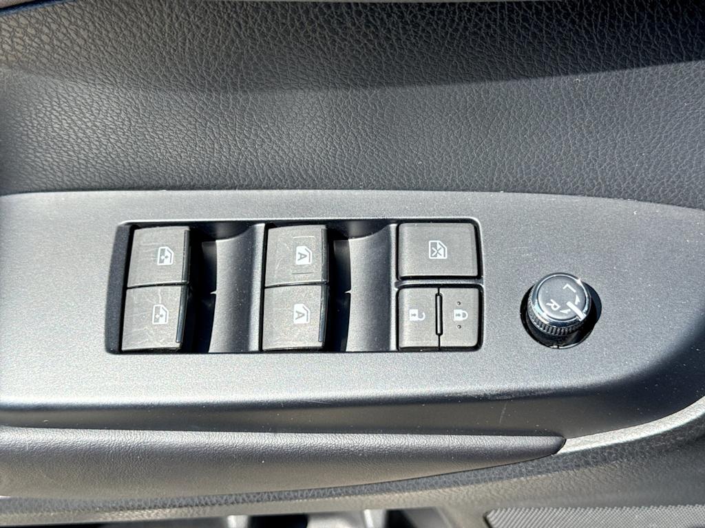 Thumbnail: 2019 Toyota Highlander - 25