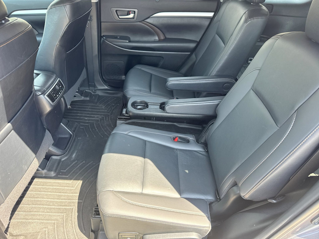 Thumbnail: 2019 Toyota Highlander - 12