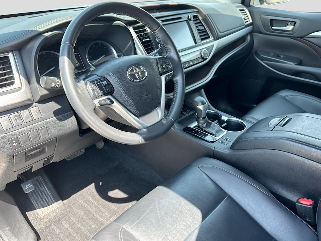 Thumbnail: 2019 Toyota Highlander - 2