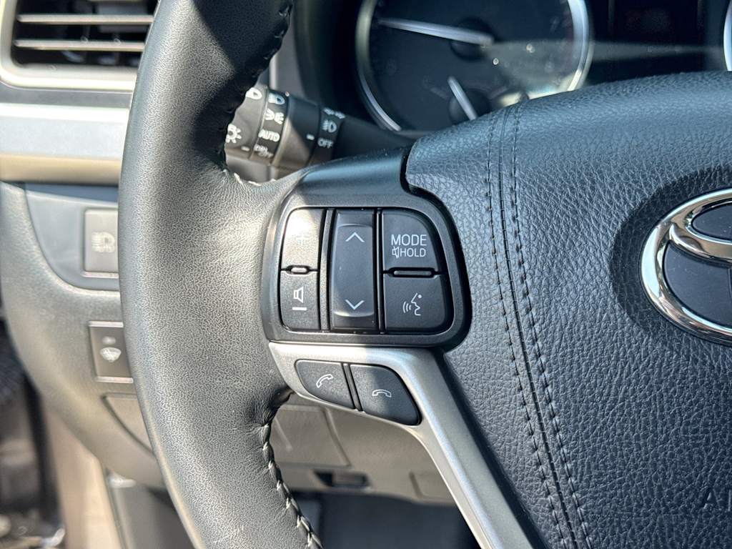 Thumbnail: 2019 Toyota Highlander - 29