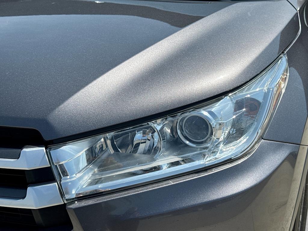 Thumbnail: 2019 Toyota Highlander - 23