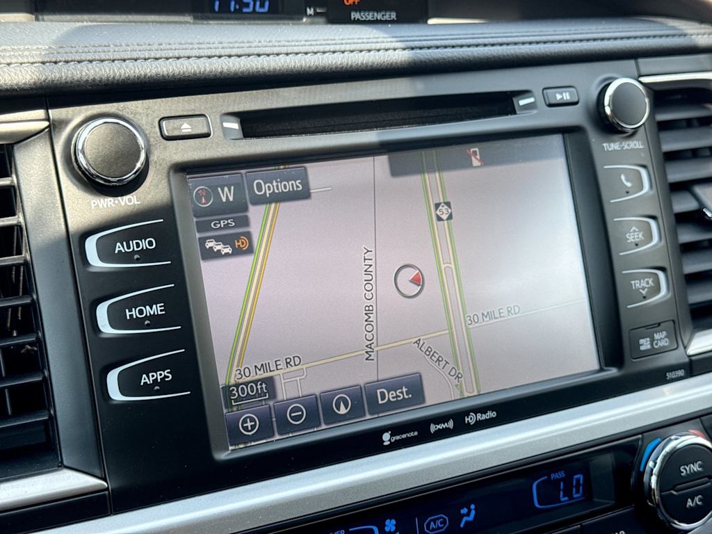 Thumbnail: 2019 Toyota Highlander - 32