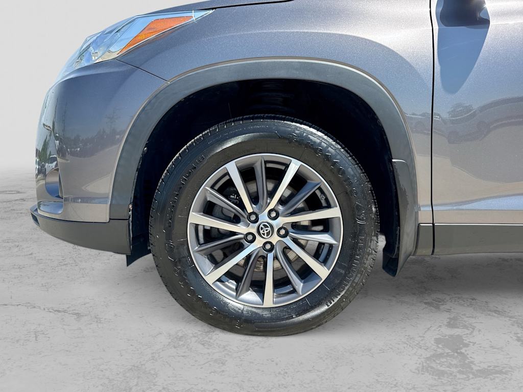 Thumbnail: 2019 Toyota Highlander - 8
