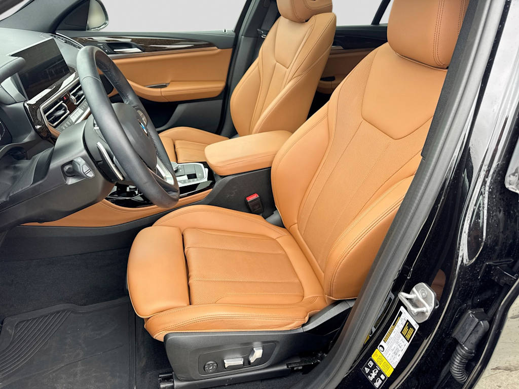 Thumbnail: 2022 BMW X4 - 10