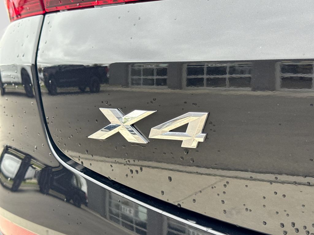 Thumbnail: 2022 BMW X4 - 24