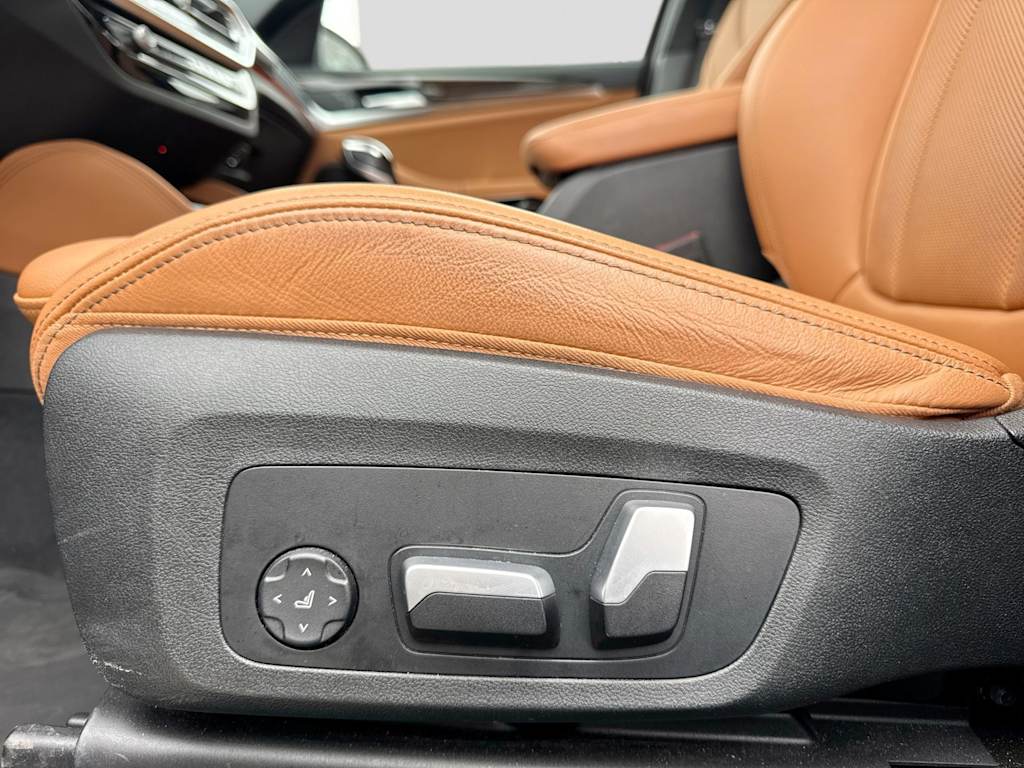 Thumbnail: 2022 BMW X4 - 25