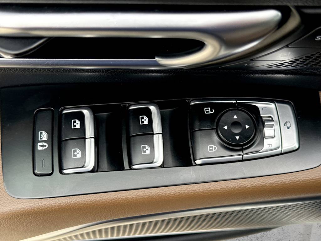 Thumbnail: 2020 Kia Telluride - 24