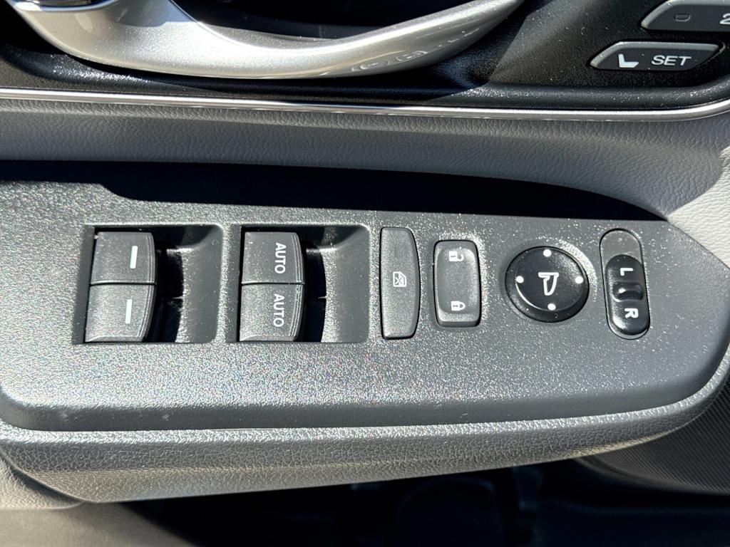Thumbnail: 2017 Honda CR-V - 24