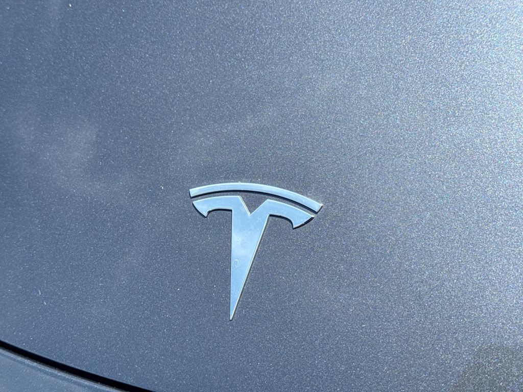 Thumbnail: 2023 Tesla Model Y - 6