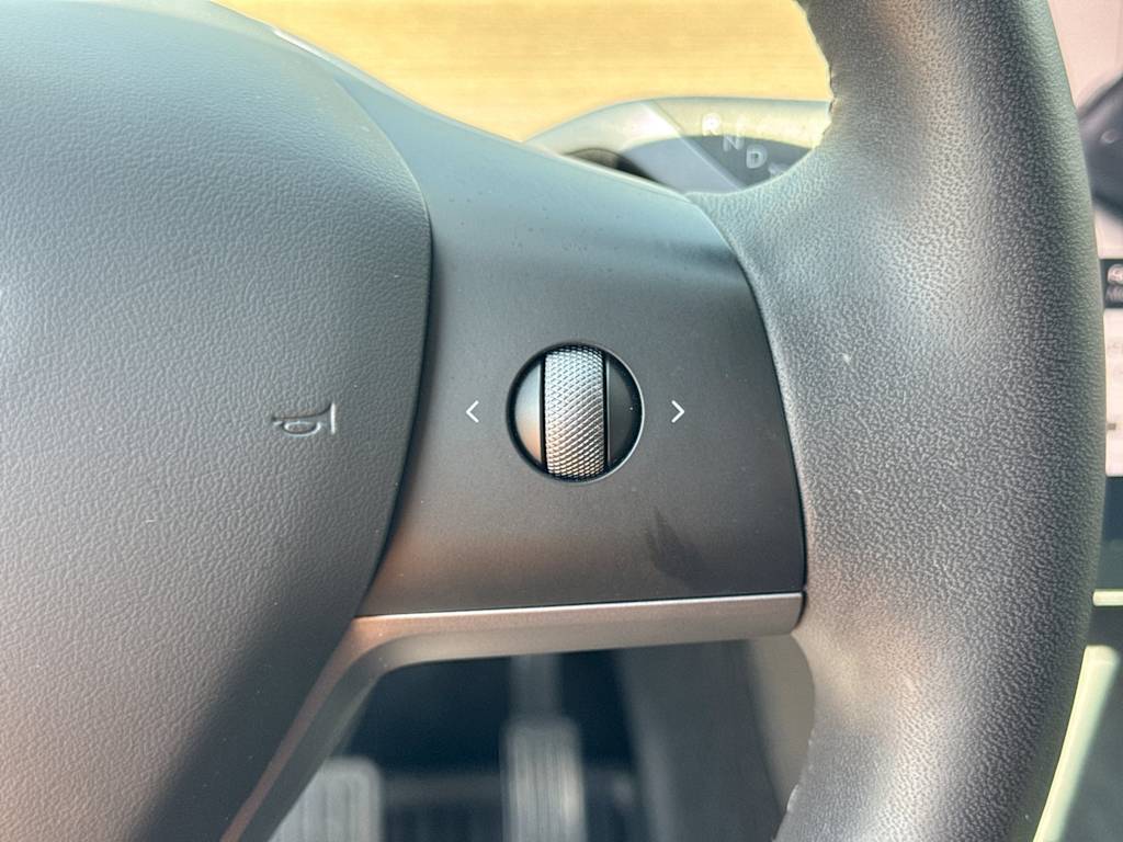 Thumbnail: 2023 Tesla Model Y - 29
