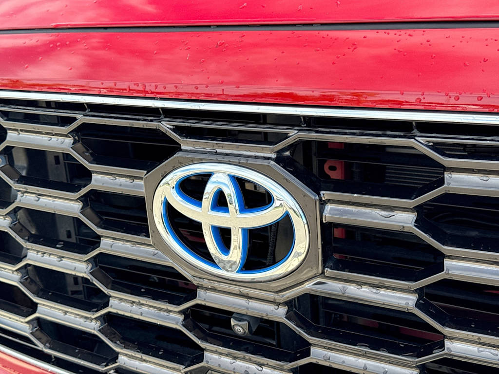 Thumbnail: 2023 Toyota Sequoia - 7