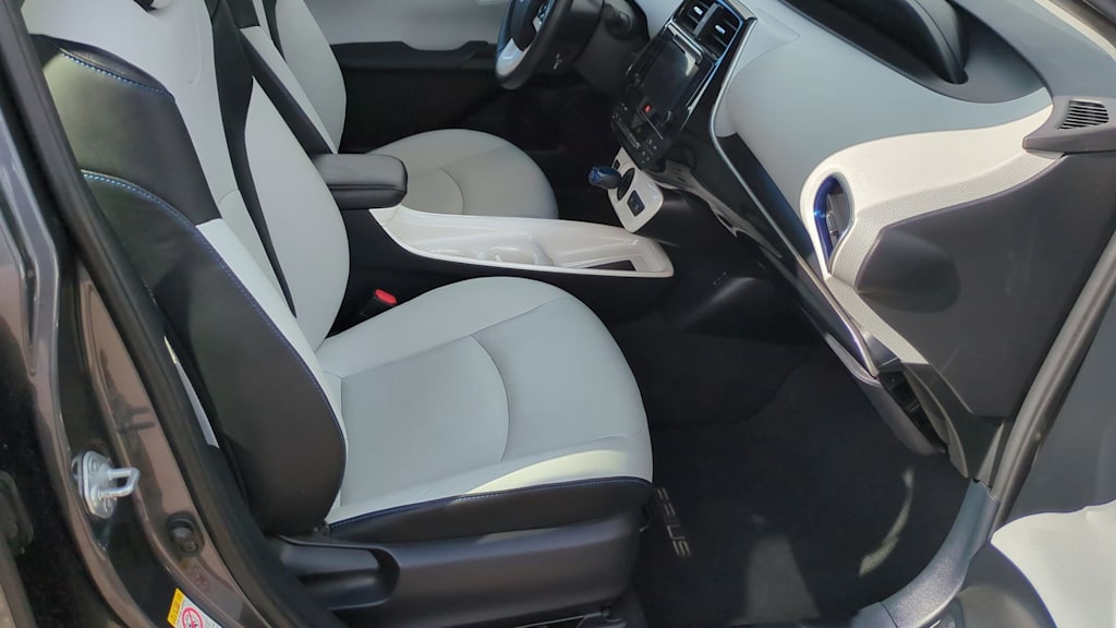 Thumbnail: 2017 Toyota Prius - 26