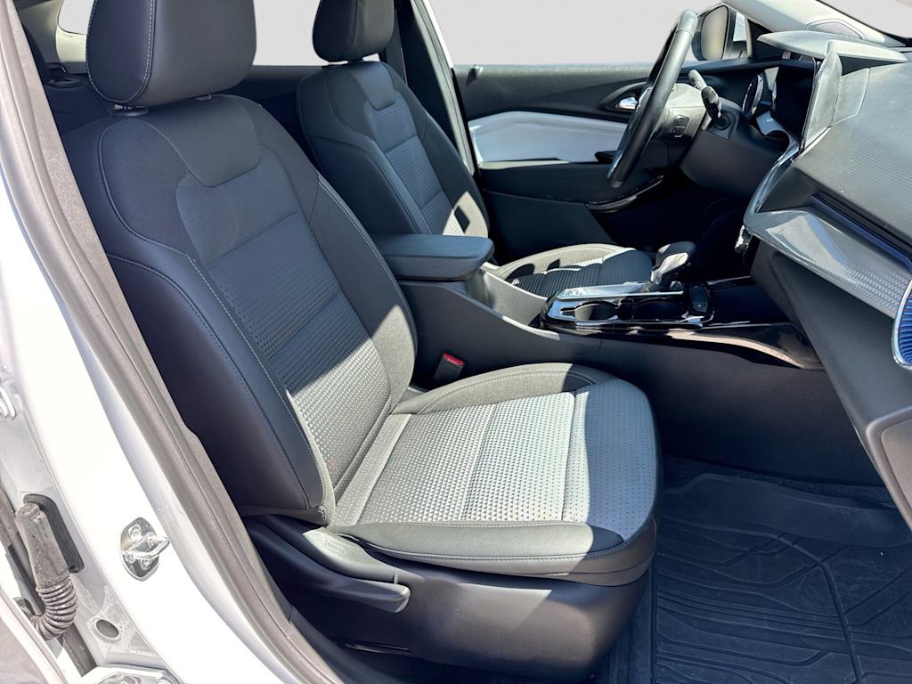 Thumbnail: 2024 Chevrolet Trax - 11
