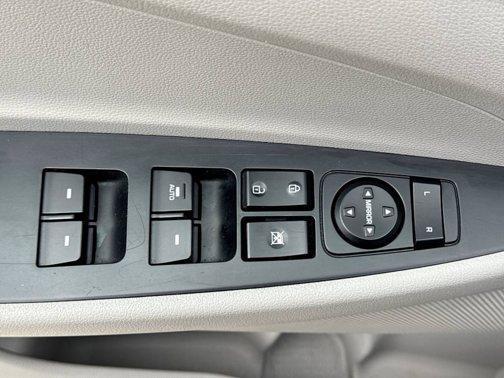 Thumbnail: 2019 Hyundai Tucson - 25