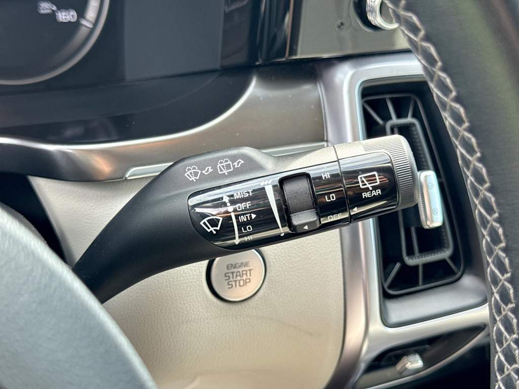 Thumbnail: 2023 Kia Sorento - 32