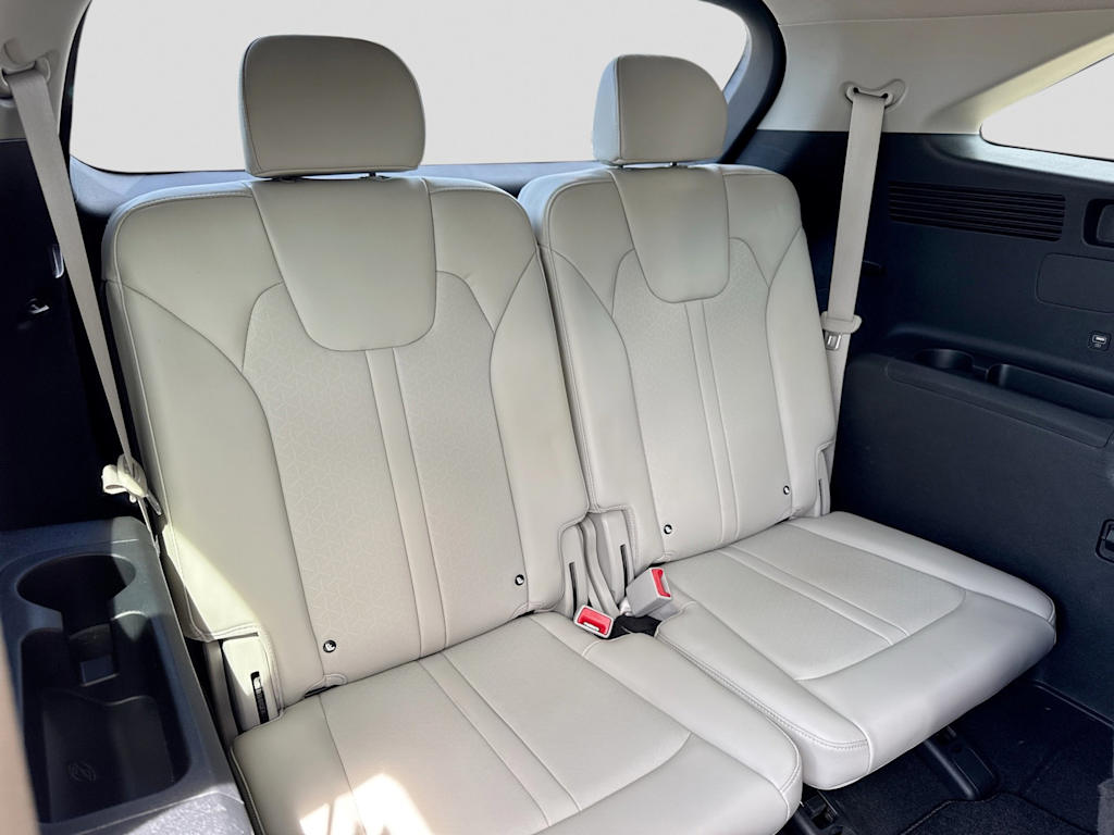 Thumbnail: 2023 Kia Sorento - 29