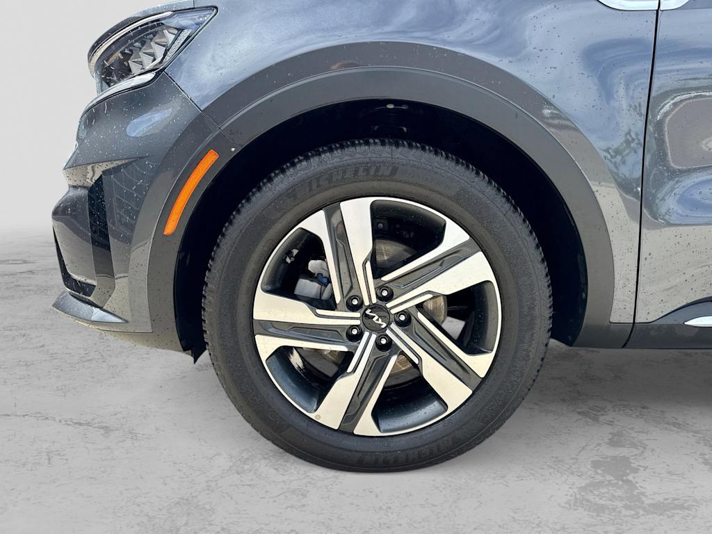 Thumbnail: 2023 Kia Sorento - 8