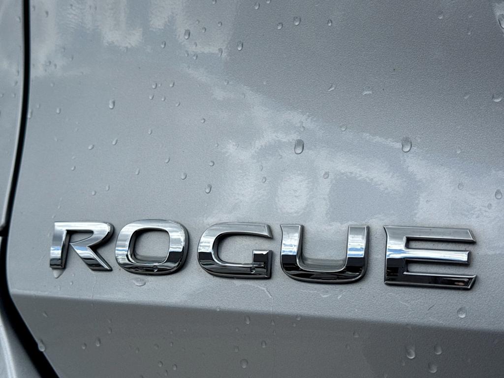 Thumbnail: 2017 Nissan Rogue - 23