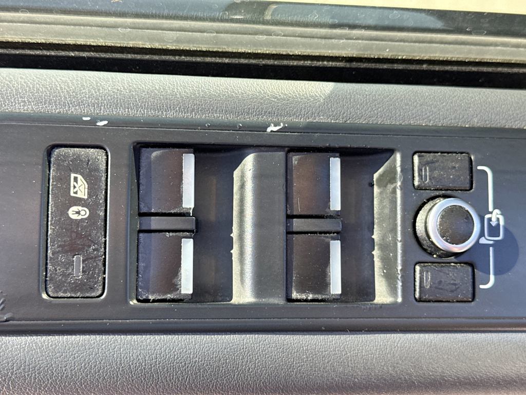 Thumbnail: 2015 Land Rover Range Rover Sport - 24
