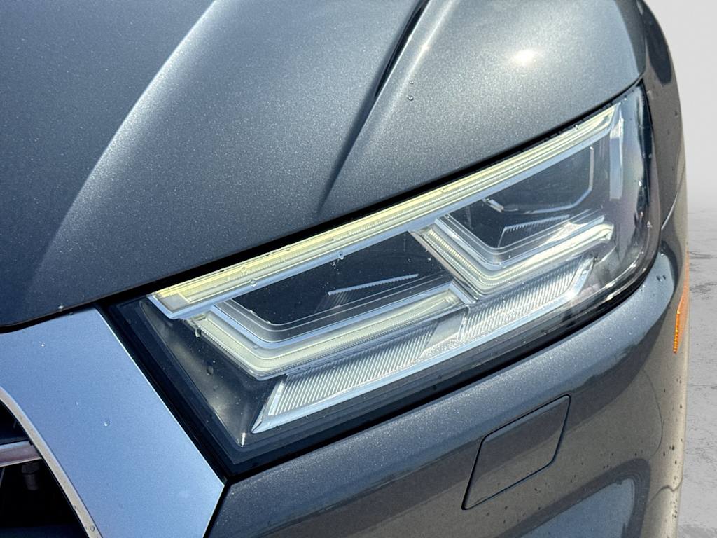 Thumbnail: 2018 Audi SQ5 - 23