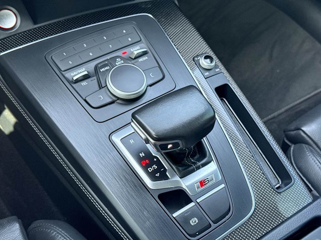 Thumbnail: 2018 Audi SQ5 - 15