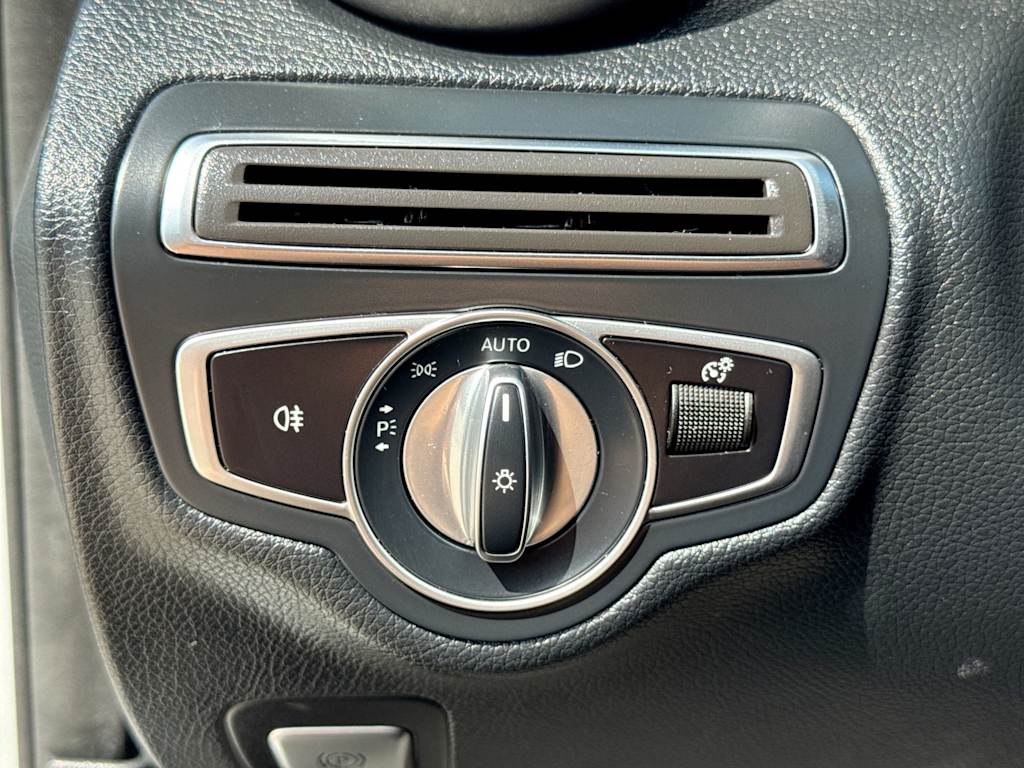 Thumbnail: 2020 Mercedes-Benz C-Class - 31