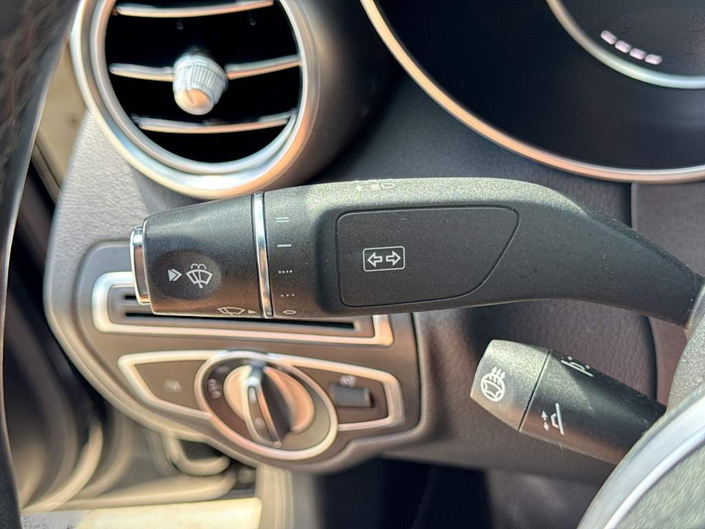 Thumbnail: 2020 Mercedes-Benz C-Class - 32