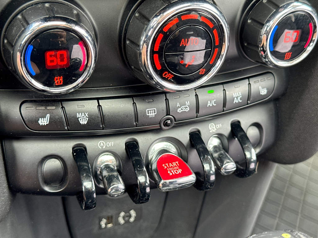 Thumbnail: 2015 MINI Cooper - 32