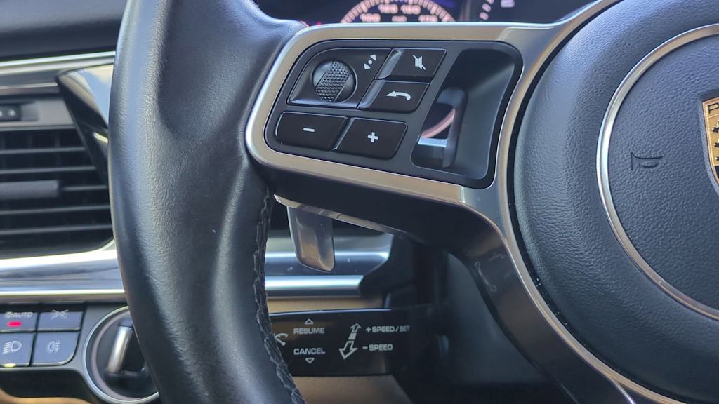 Thumbnail: 2020 Porsche Panamera - 26