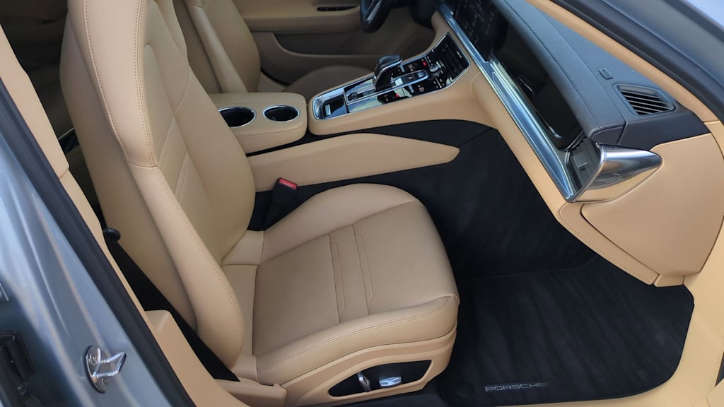 Thumbnail: 2020 Porsche Panamera - 25